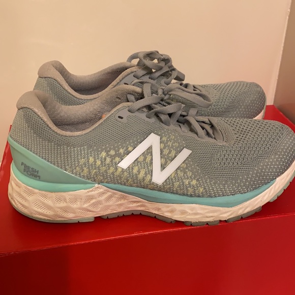 New Balance Running Shoes - Picture 1 of 14